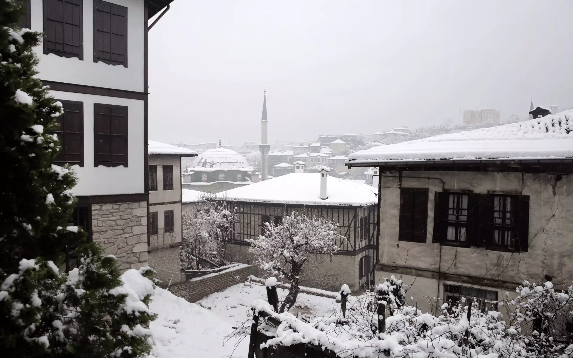 Aralık Ayı Kaçamakları: Doğanın Beyaza Büründüğü Rotalar